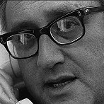 :kissingercalling: